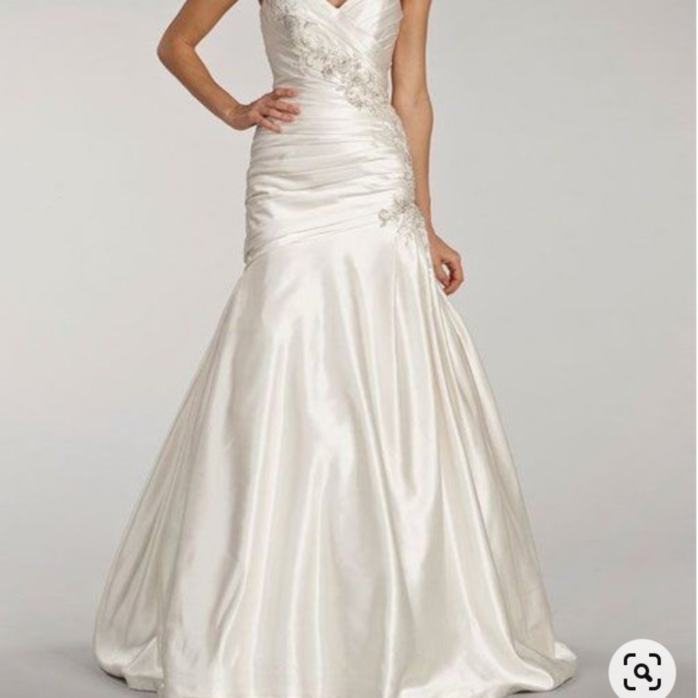 NWT LOVELLE LAZARO WEDDING GOWN